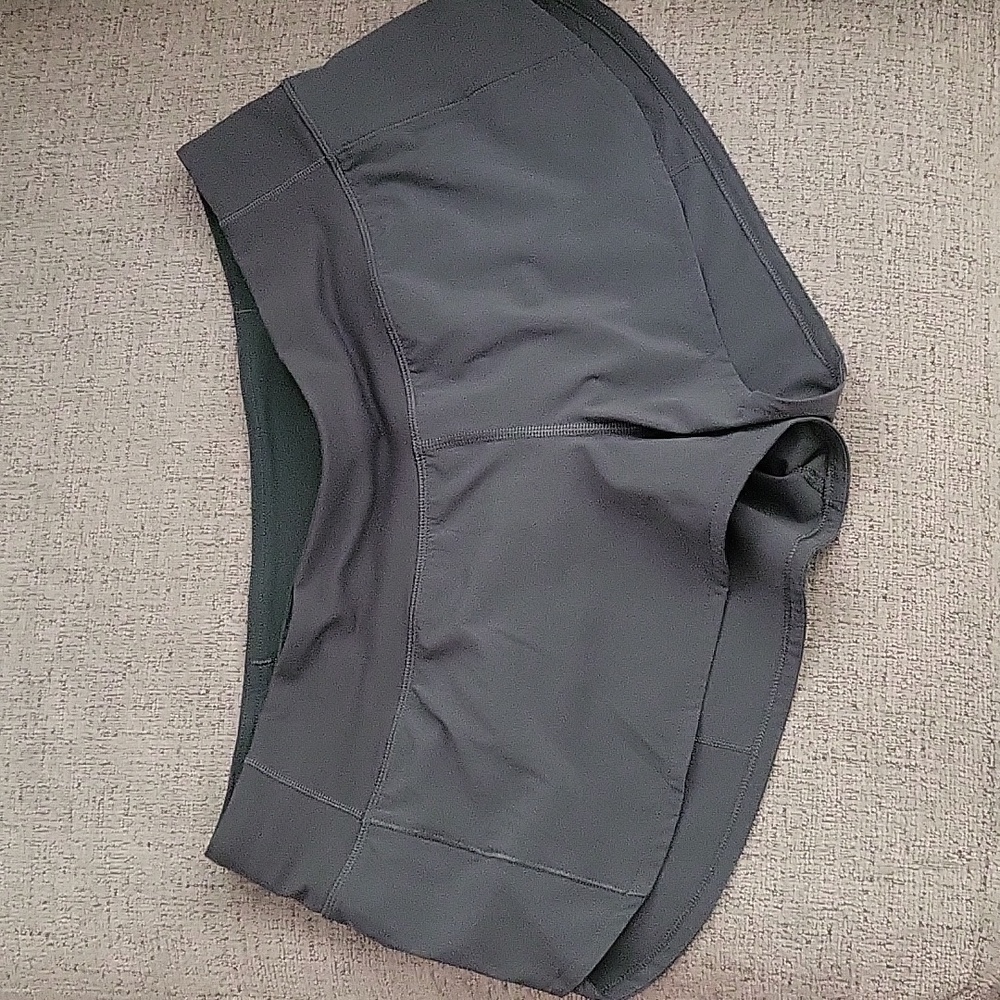 Lululemon Speed up low-rise lined shorts 2.5 inches size 8